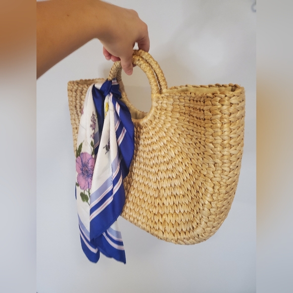 Handmade Natural Fiber Bag With Butterfly Scarf - Picture 2 of 10